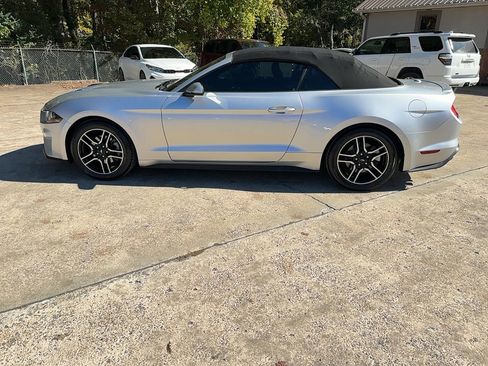 Used 2018 Ford Mustang Premium image 7