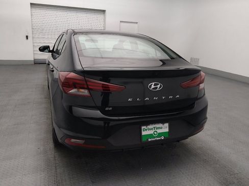 Used 2019 Hyundai Elantra SE w/ Winter Weather Package FWD image 6