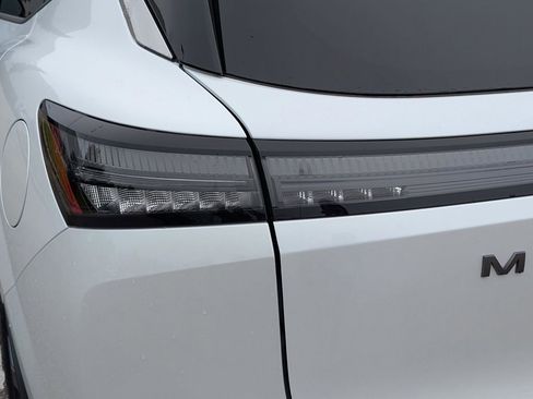 New 2025 Nissan Murano SL AWD/4WD image 13