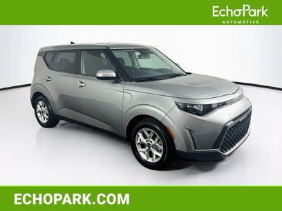 Used 2025 Kia Soul LX w/ LX Technology Package