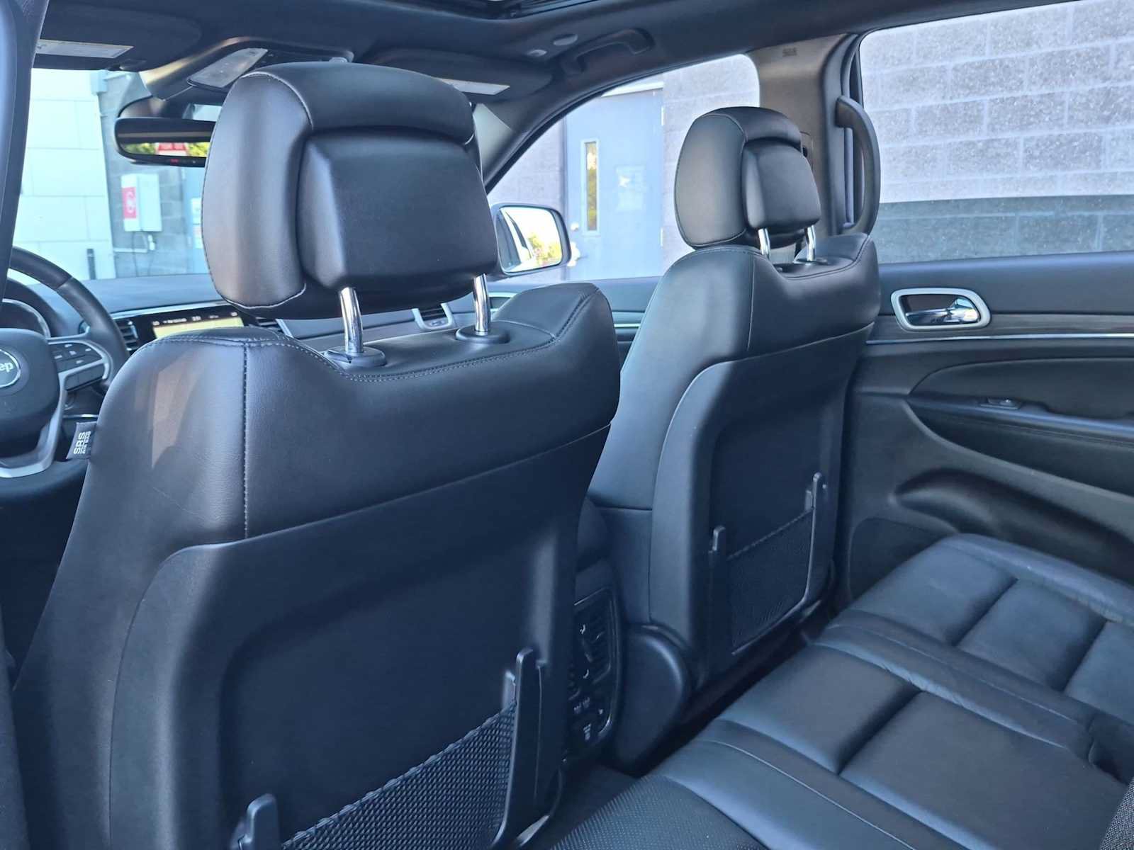 Used 2021 Jeep Grand Cherokee Limited w/ Luxury Group II AWD/4WD image 18