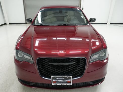Used 2020 Chrysler 300 Touring w/ Sport Appearance Package RWD image 2