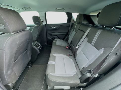 Used 2025 Chevrolet Blazer LT FWD image 15