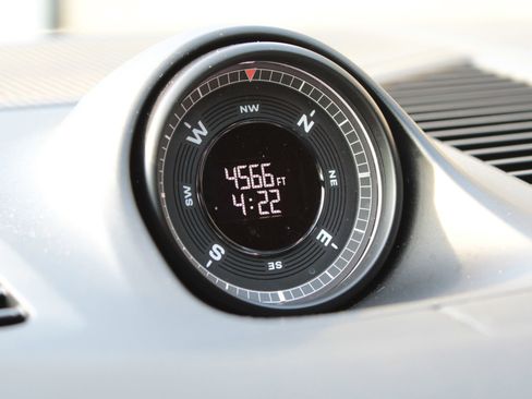 Certified 2025 Porsche Cayenne S image 23