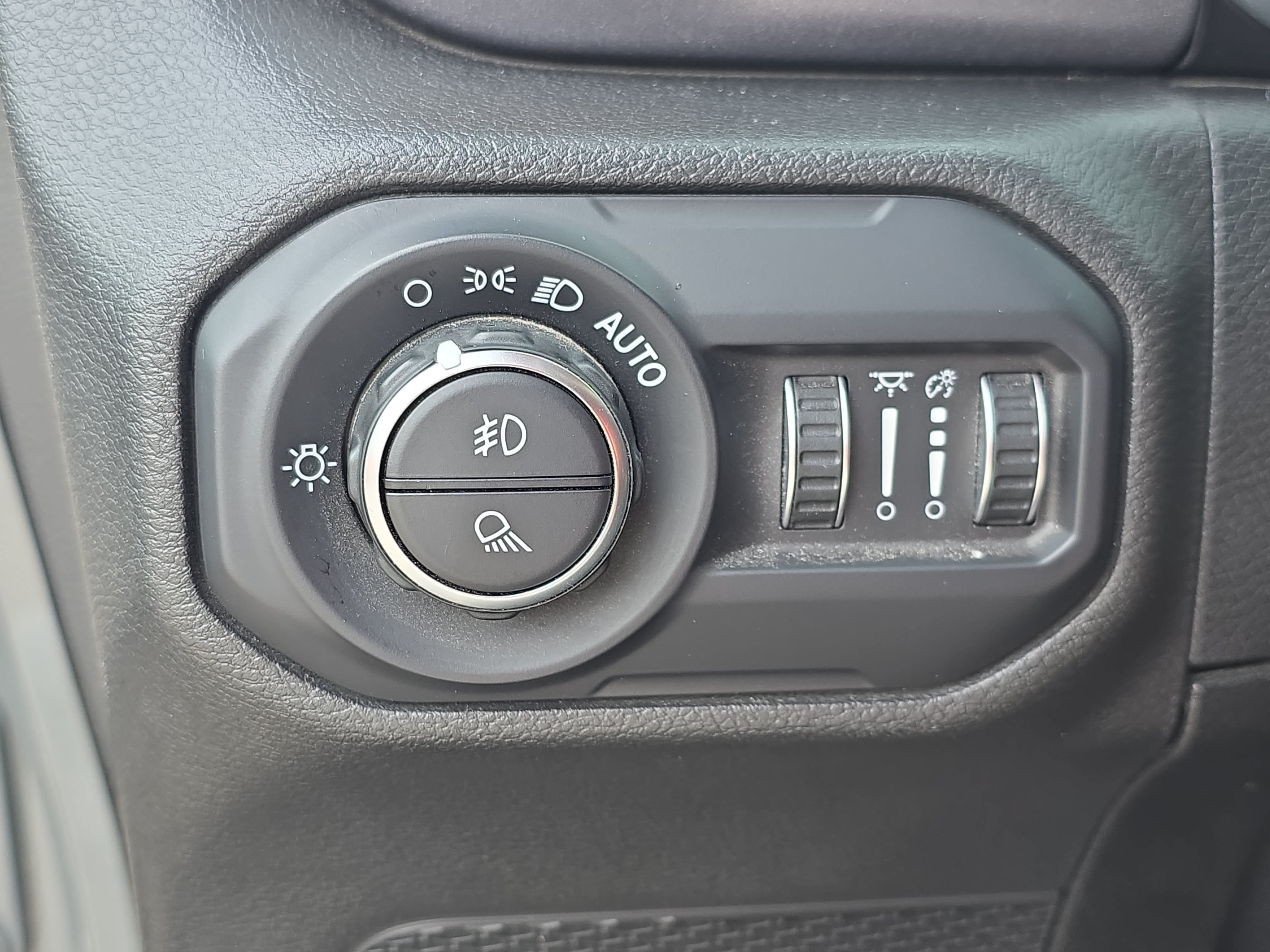 Used 2021 Jeep Gladiator Mojave AWD/4WD image 23