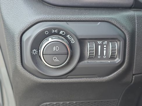 Used 2021 Jeep Gladiator Mojave AWD/4WD image 23