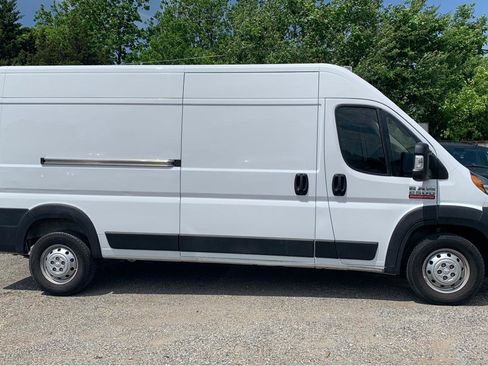 Used 2020 RAM ProMaster 2500 w/ Interior Convenience Group FWD image 4