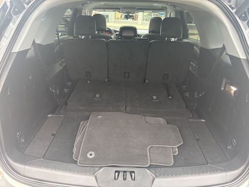 Used 2022 Ford Explorer XLT w/ Equipment Group 202A image 33