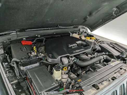 Used 2023 Jeep Wrangler Unlimited Rubicon w/ Cold Weather Group image 15