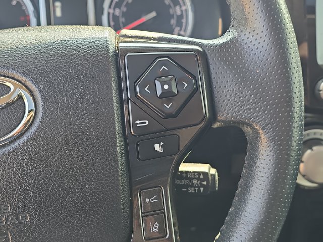 Used 2020 Toyota 4Runner TRD Off-Road Premium w/ Moonroof Package AWD/4WD image 13