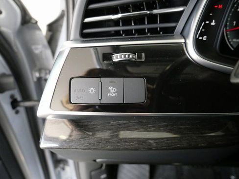 Used 2022 Audi Q7 3.0T Premium Plus image 12