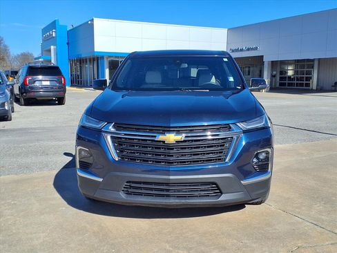 Used 2022 Chevrolet Traverse LS image 21