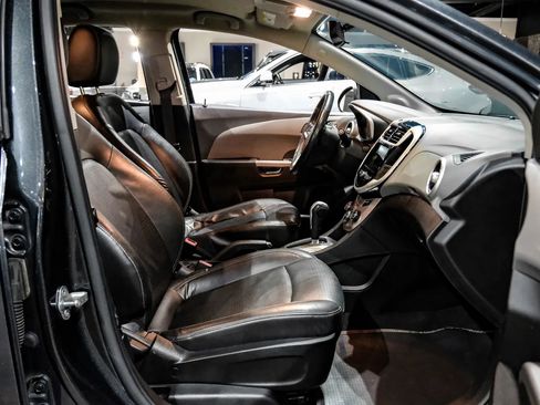 Used 2019 Chevrolet Sonic Premier FWD image 33