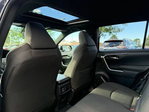 Used 2024 Toyota RAV4 SE w/ Weather & Moonroof Package AWD/4WD image 17
