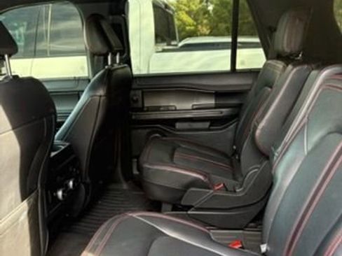 Used 2021 Ford Expedition Limited image 3
