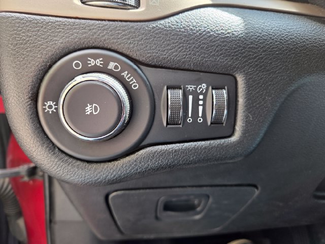 Used 2014 Jeep Cherokee Limited FWD image 21