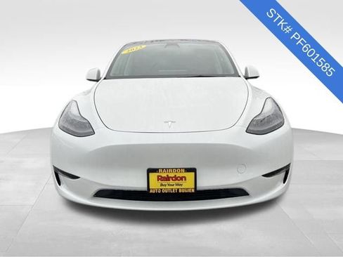 Used 2023 Tesla Model Y Performance image 2