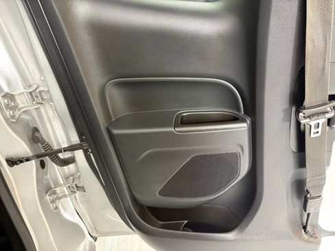 Used 2022 Chevrolet Colorado LT w/ Fleet Safety Package image 35