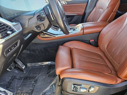 Used 2024 BMW X7 M60i w/ Executive Package image 16