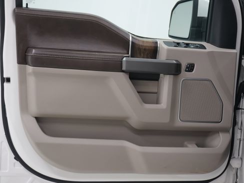 Used 2019 Ford F150 Limited w/ Trailer Tow Package image 13