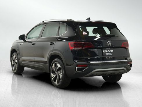 Used 2024 Volkswagen Taos SE AWD/4WD image 3