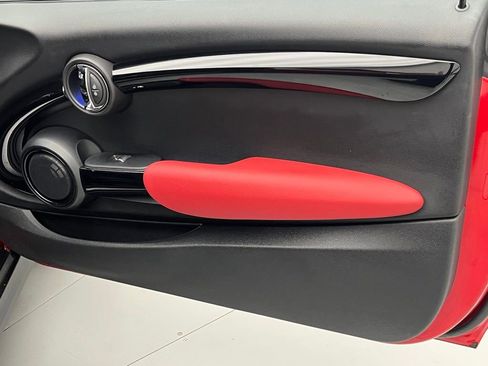 Used 2018 MINI Cooper S image 35