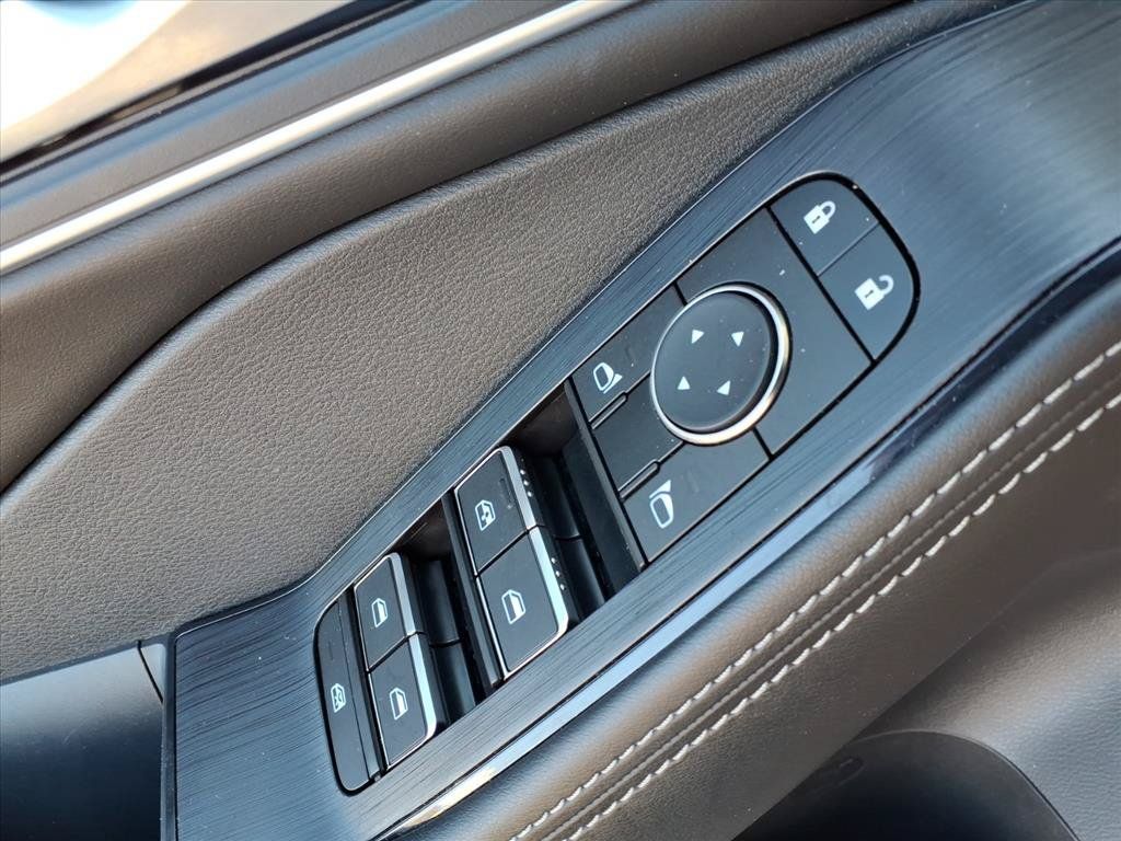 Used 2024 Nissan Rogue Platinum w/ Platinum Premium Package FWD image 16
