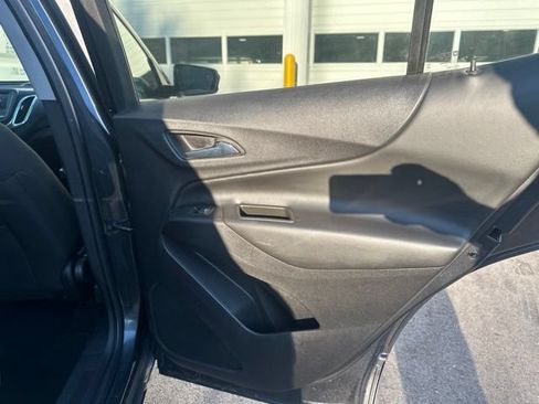 Used 2023 Chevrolet Equinox LT AWD/4WD image 12