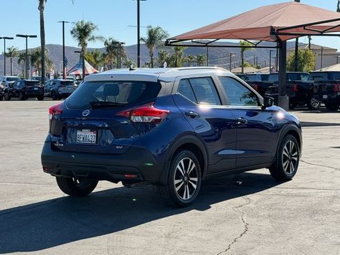 Used 2018 Nissan Kicks SV FWD image 5