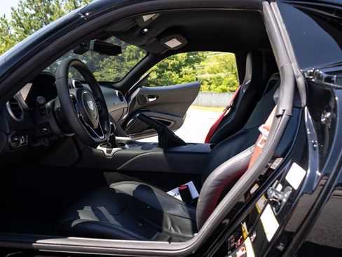 Used 2014 SRT Viper SRT-10 w/ Advanced Aerodynamics Package RWD image 37