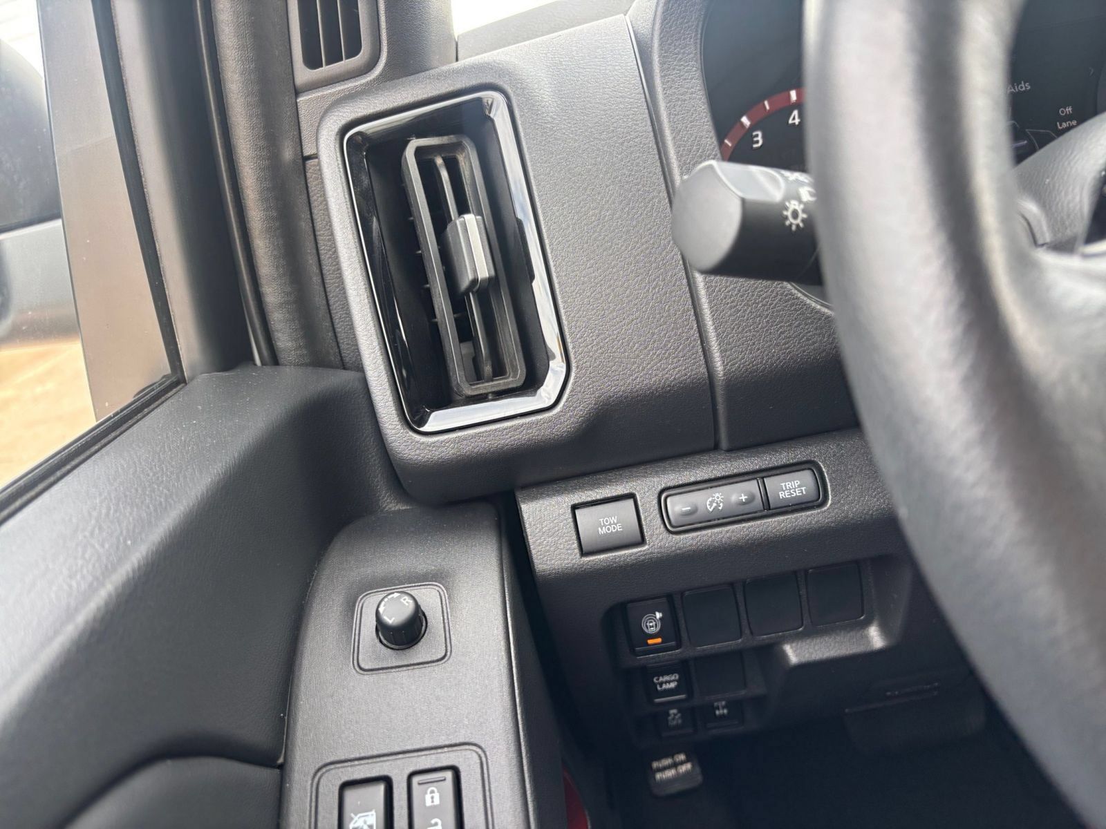 Used 2026 Nissan Frontier PRO-4X AWD/4WD image 33