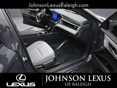 Used 2025 Toyota Camry image 15