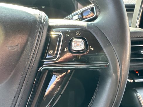 Used 2023 Lincoln Aviator AWD image 19