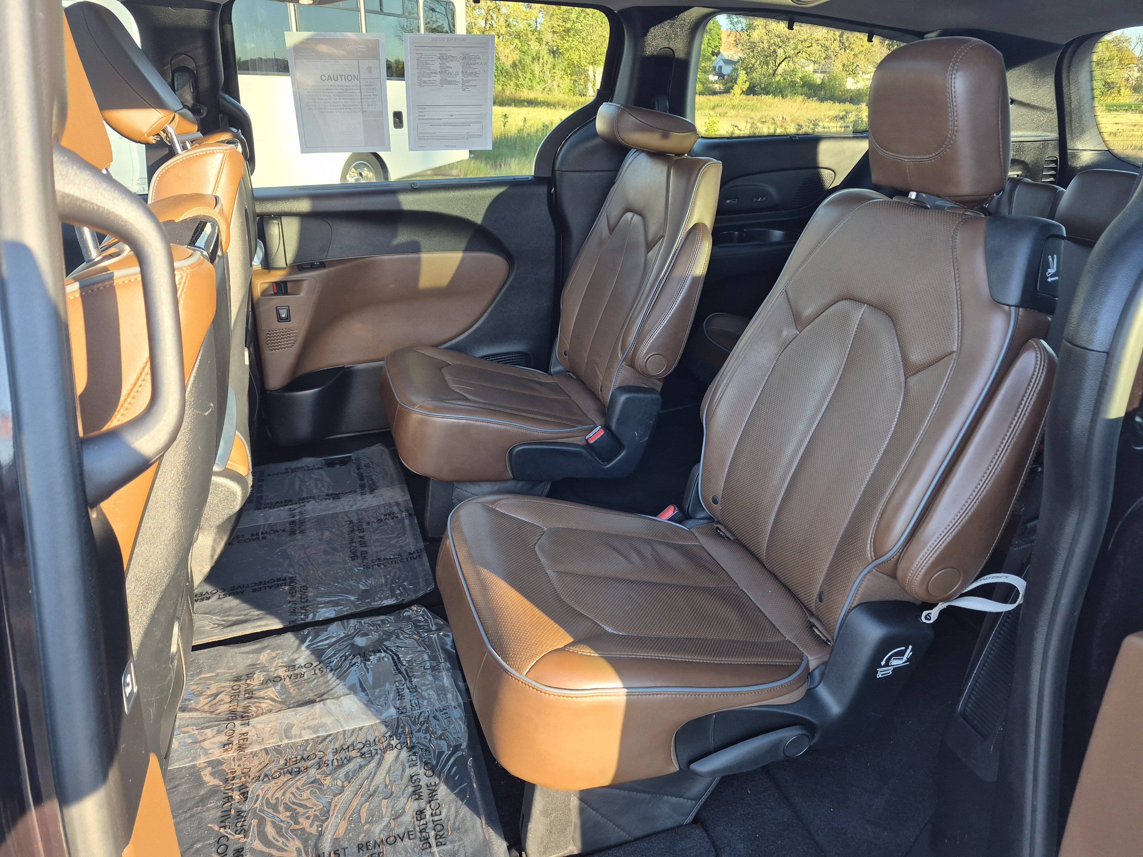 Used 2017 Chrysler Pacifica Limited FWD image 10