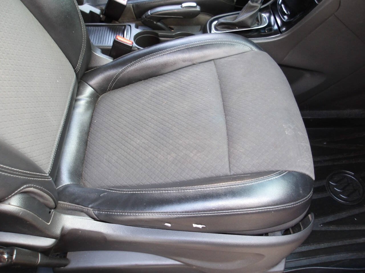 Used 2019 Buick Encore Preferred FWD image 19