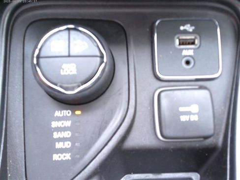 Used 2018 Jeep Compass Trailhawk w/ Leather Interior Group AWD/4WD image 15