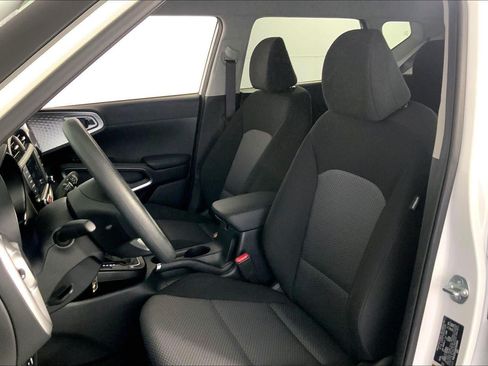 Used 2025 Kia Soul LX w/ LX Technology Package FWD image 22