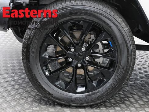 Used 2022 Jeep Wrangler Unlimited Sahara w/ Cold Weather Group AWD/4WD image 33