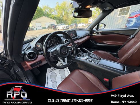 Used 2019 MAZDA MX-5 Miata RF Grand Touring RWD image 11
