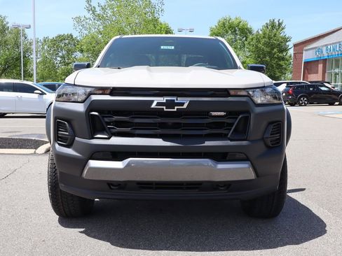 New 2026 Chevrolet Colorado Trail Boss w/ Midnight Edition AWD/4WD image 7