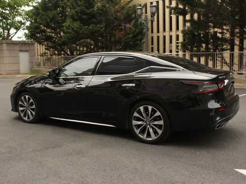 Used 2020 Nissan Maxima Platinum w/ Sport Mat Group FWD image 9