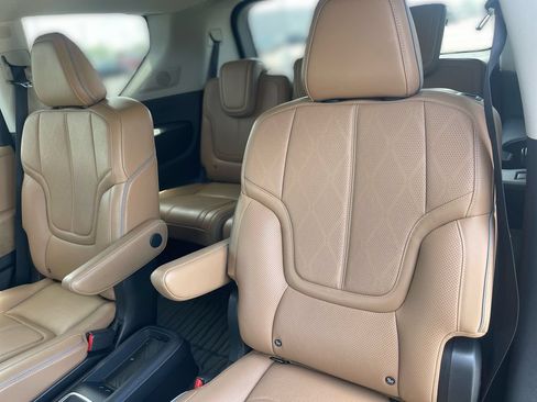 Used 2025 INFINITI QX80 Sensory AWD/4WD image 38