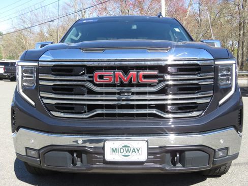 Used 2022 GMC Sierra 1500 SLT w/ SLT Premium Plus Package AWD/4WD image 2