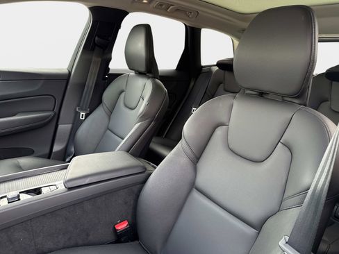 Certified 2025 Volvo XC60 B5 Plus image 20