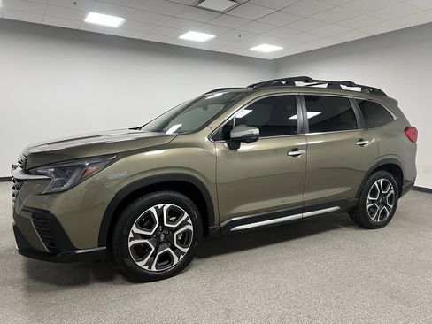 Used 2023 Subaru Ascent Touring image 7