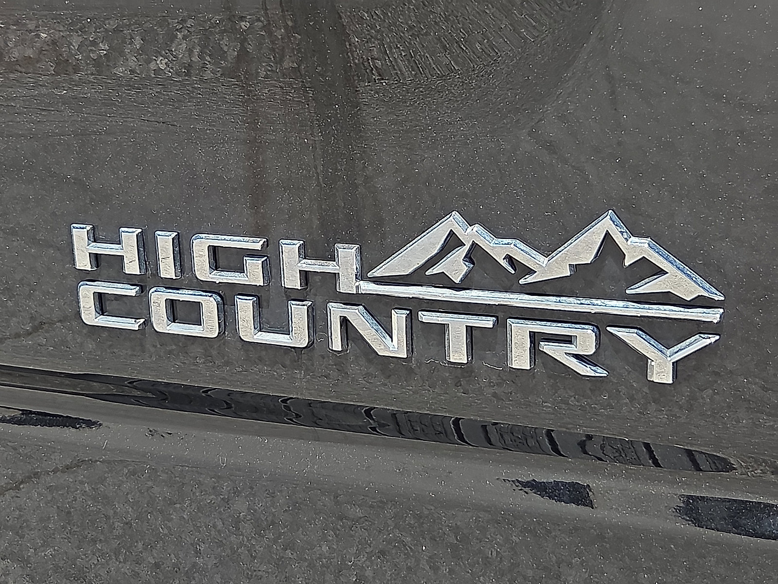 Used 2025 Chevrolet Silverado 1500 High Country AWD/4WD image 8