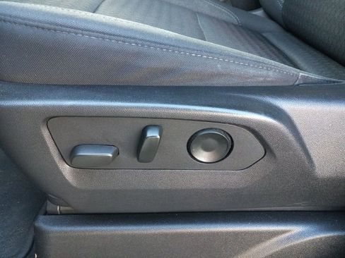 Used 2022 GMC Yukon XL SLE w/ Gmc Pro Safety Plus Package image 19