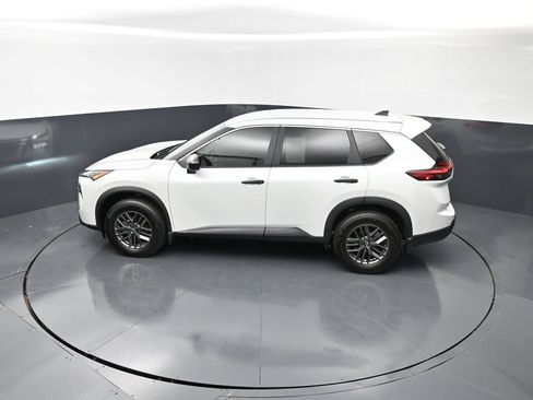 Certified 2025 Nissan Rogue S FWD image 23