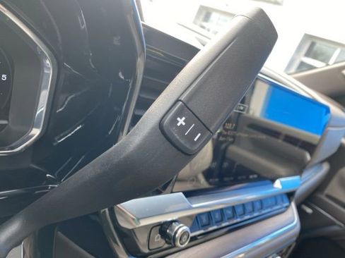 Used 2024 GMC Sierra 2500 SLT w/ SLT Premium Package image 27