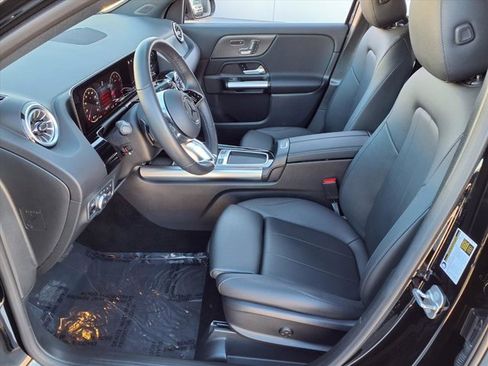 Used 2025 Mercedes-Benz GLA 250 4MATIC image 15